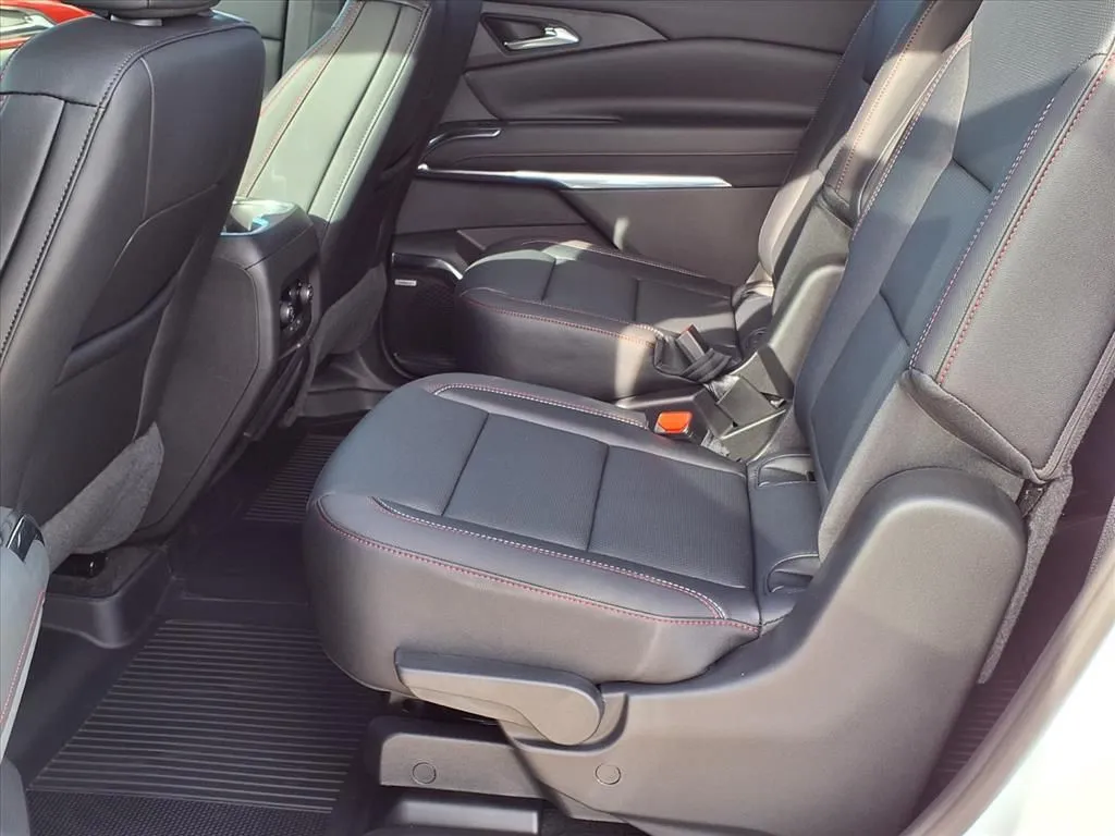 2026 Chevrolet Traverse Z71 photo 4