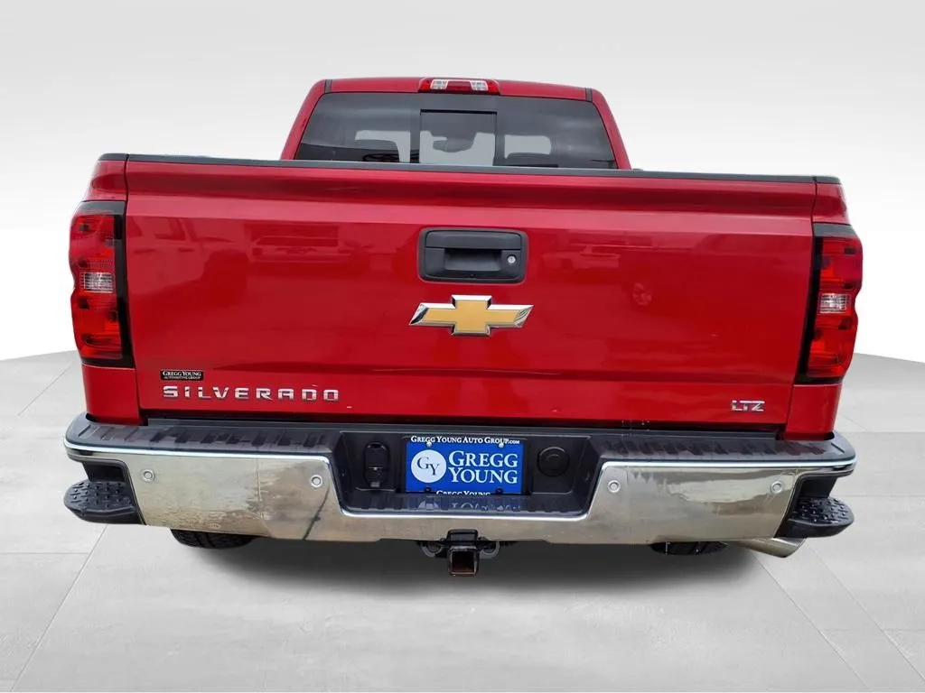 2015 Chevrolet Silverado 1500 LTZ photo 2
