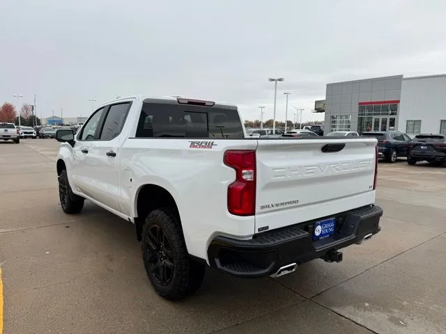 2025 Chevrolet Silverado 1500 LT Trail Boss photo 2