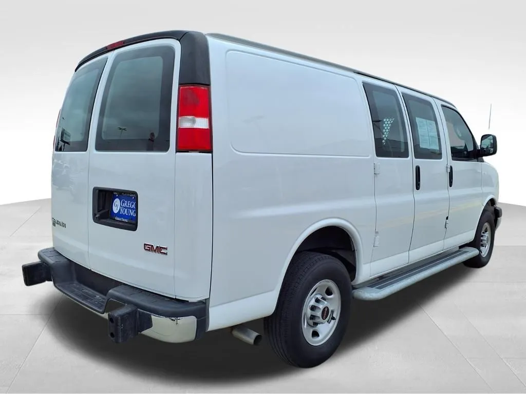 2023 Gmc Savana Cargo 2500 photo 2