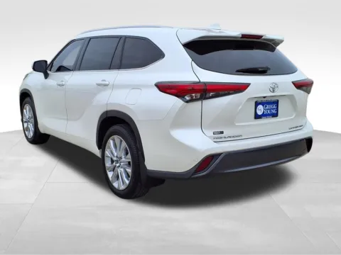Another view of 2020 Toyota Highlander Limited for sale in Columbus, NE at Gregg Young Chevrolet GMC of Columbus