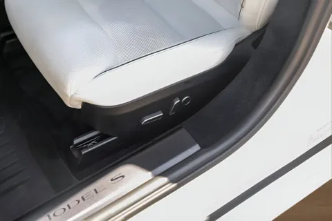 More photos of 2022 Tesla Model S Plaid at Covert Cadillac, TX