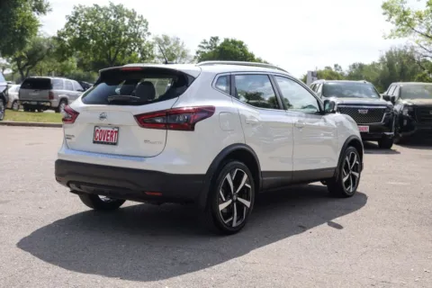 More photos of 2022 Nissan Rogue Sport SL at Covert Cadillac, TX