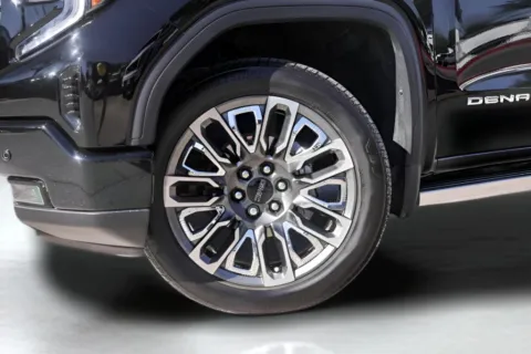 More photos of 2025 GMC Sierra 1500 Denali Ultimate at Covert Cadillac, TX