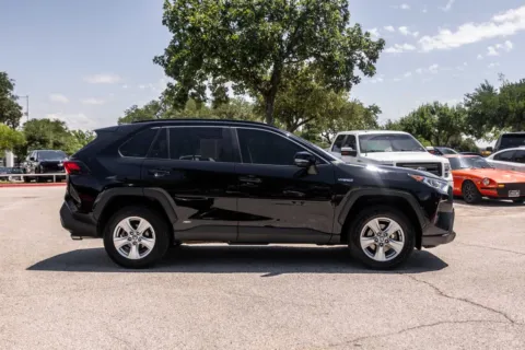 More photos of 2021 Toyota RAV4 Hybrid XLE at Covert Cadillac, TX