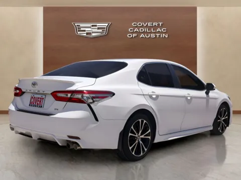 More photos of 2018 Toyota Camry SE at Covert Cadillac, TX