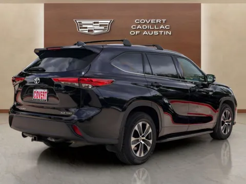 More photos of 2020 Toyota Highlander XLE at Covert Cadillac, TX