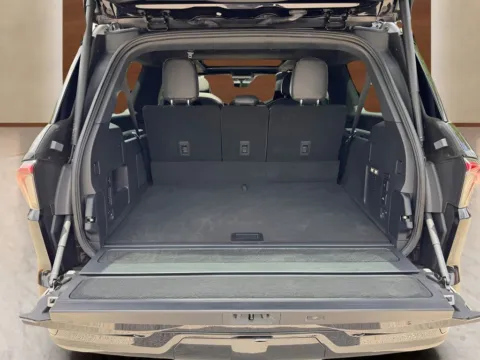 More photos of 2025 Lincoln Navigator L Black Label at Covert Cadillac, TX