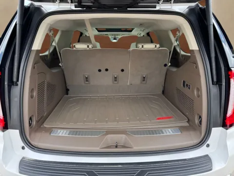 More photos of 2022 GMC Yukon XL Denali at Covert Cadillac, TX