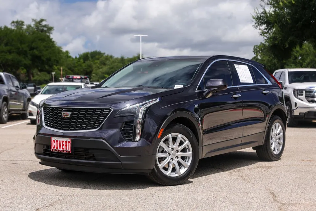 Gray 2022 Cadillac XT4 Luxury for sale in Austin, TX