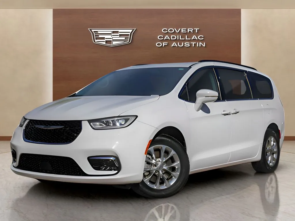 White 2022 Chrysler Pacifica Touring L for sale in Austin, TX