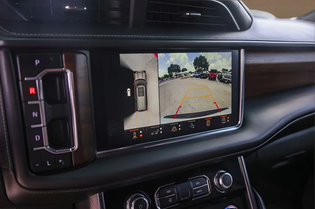 GMC Yukon XL photo 16