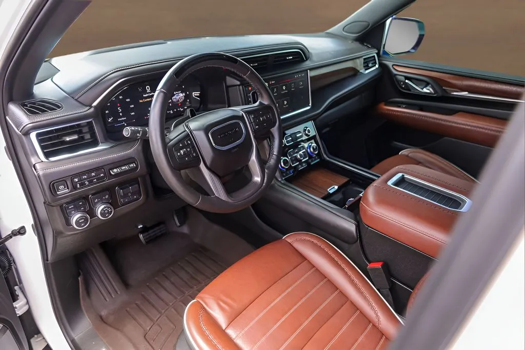 GMC Yukon XL photo 9