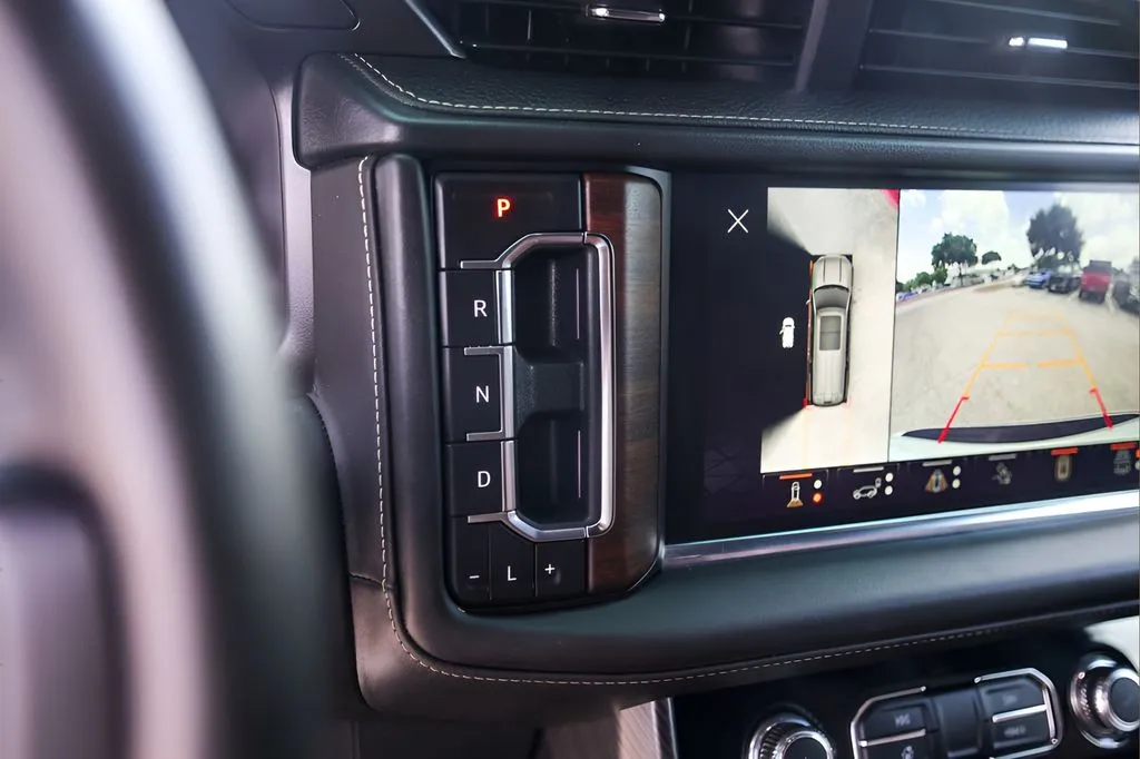 GMC Yukon XL photo 17
