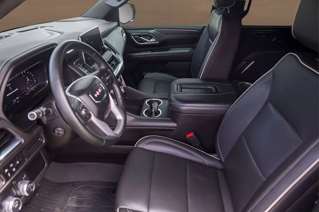 GMC Yukon photo 9