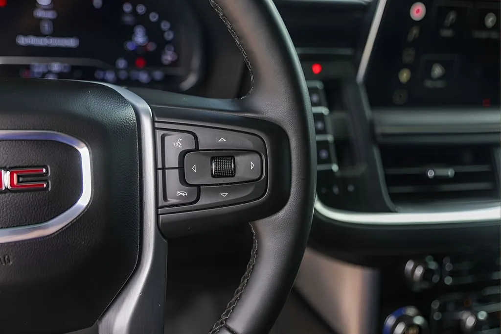 GMC Yukon photo 13