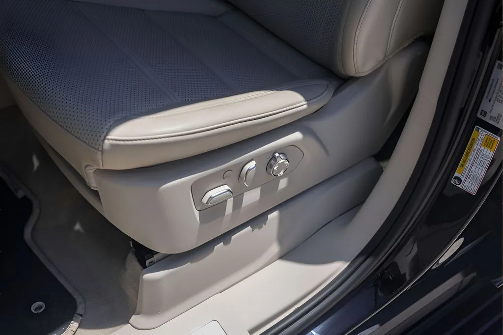 Cadillac Escalade photo 8