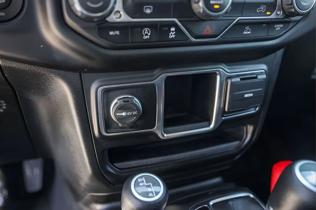 Jeep Wrangler photo 18