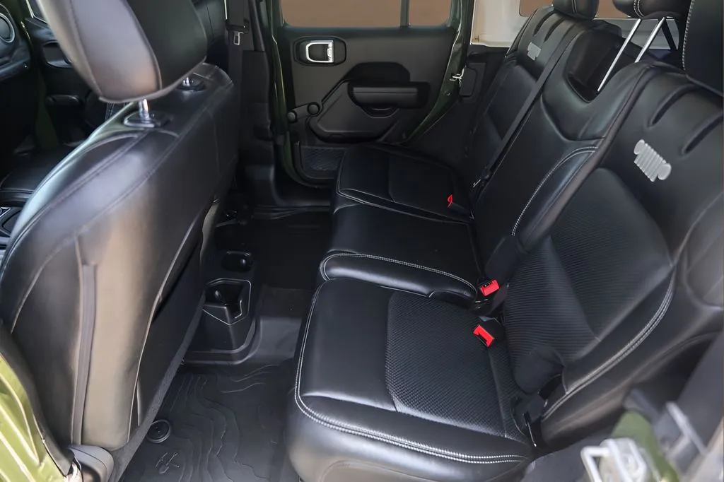 Jeep Wrangler photo 22