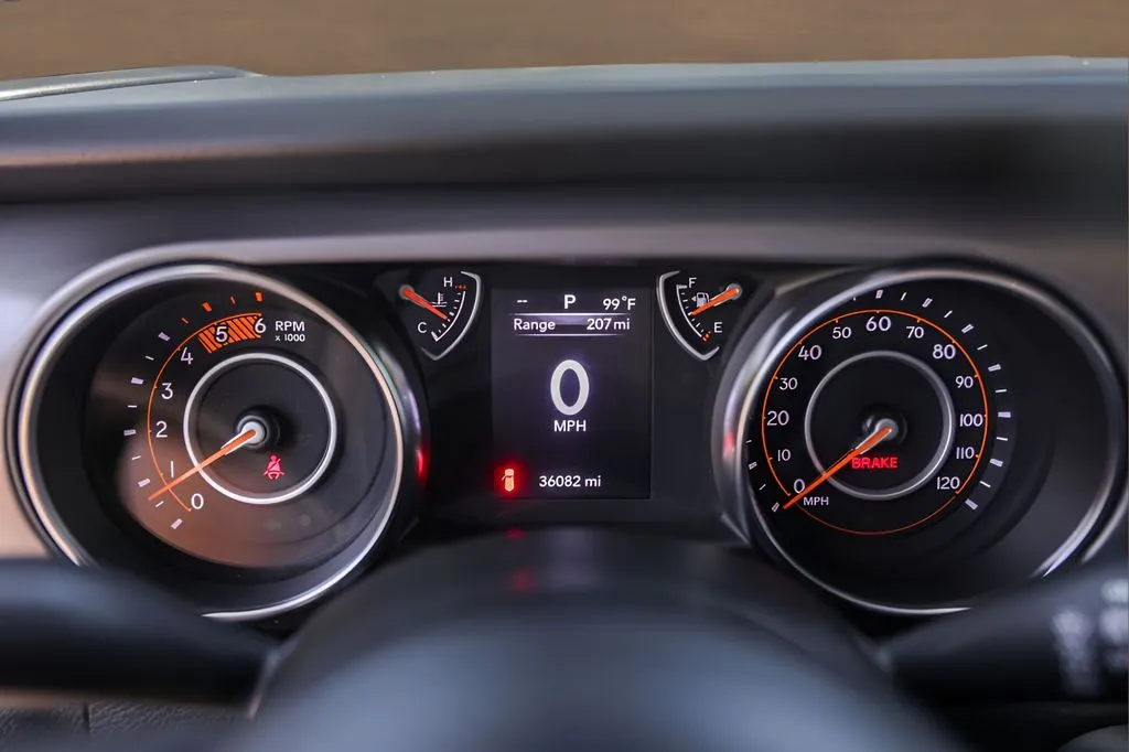 Jeep Wrangler photo 11