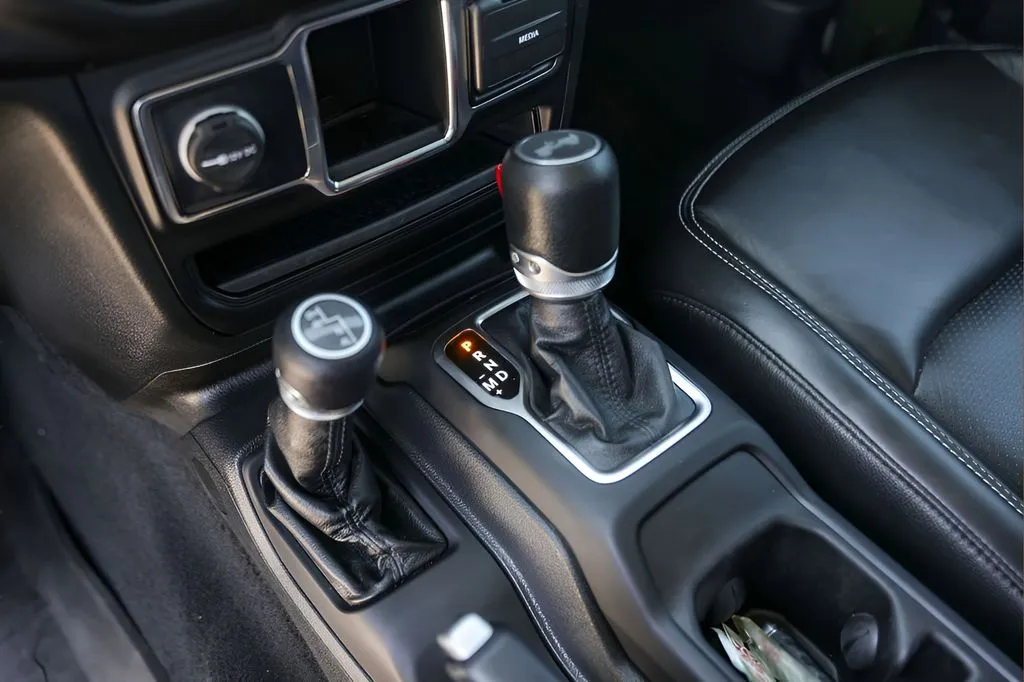 Jeep Wrangler photo 19