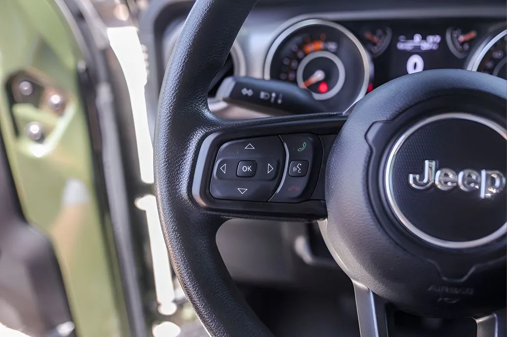 Jeep Wrangler photo 14