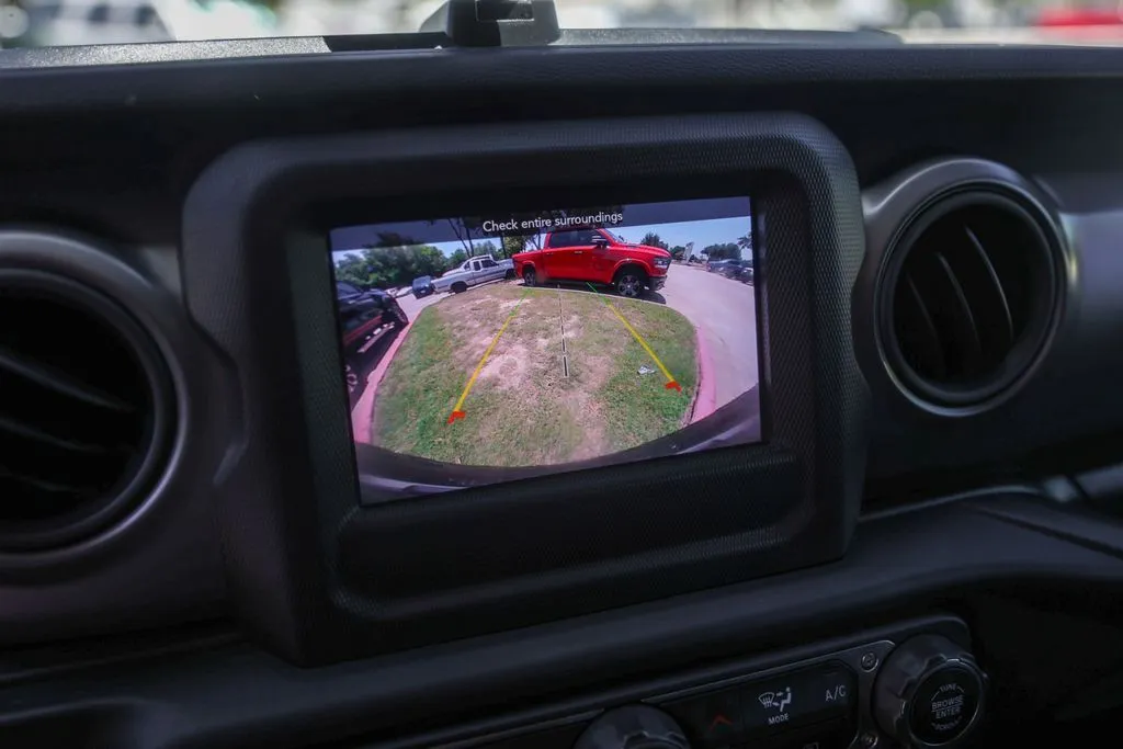 Jeep Wrangler photo 16
