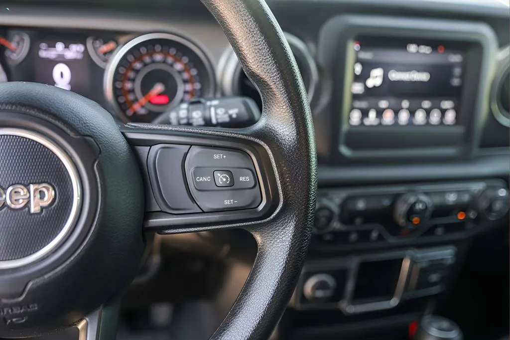 Jeep Wrangler photo 13
