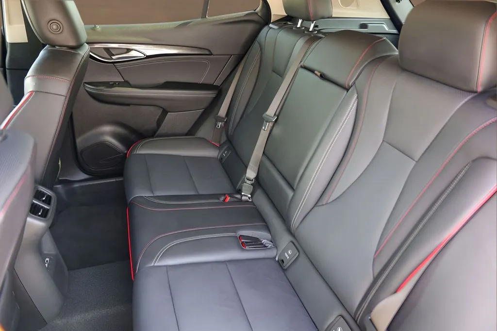 Buick Envision photo 23
