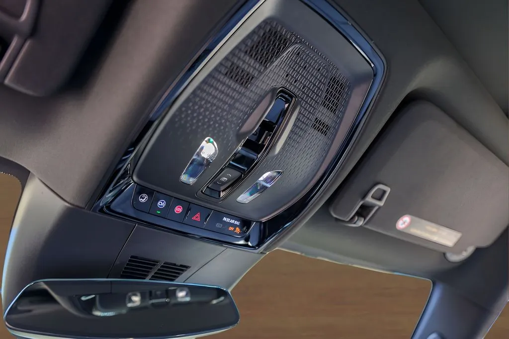 Cadillac Lyriq photo 19