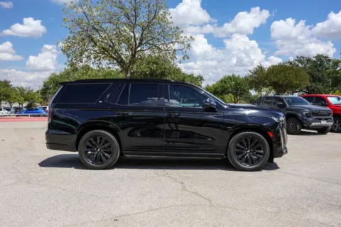 More photos of 2022 Cadillac Escalade Sport Platinum at Covert Cadillac, TX
