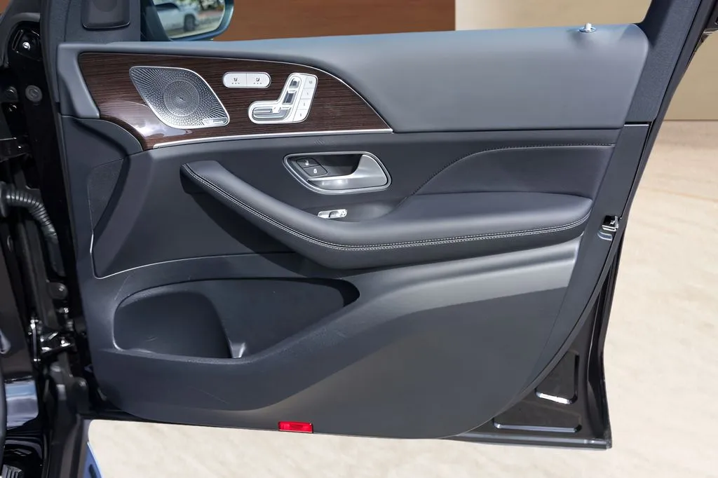 Mercedes-Benz GLS photo 30