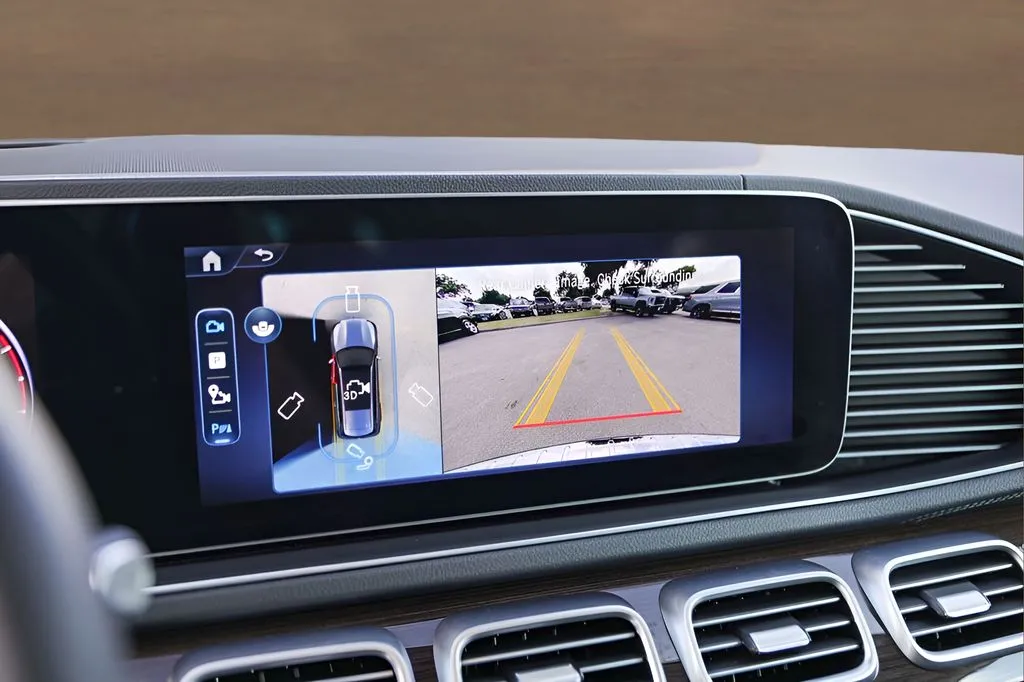 Mercedes-Benz GLS photo 16