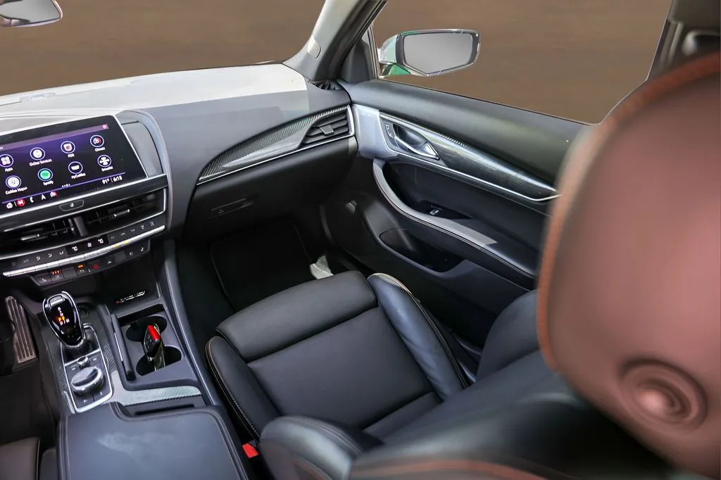 Cadillac CT5 photo 28