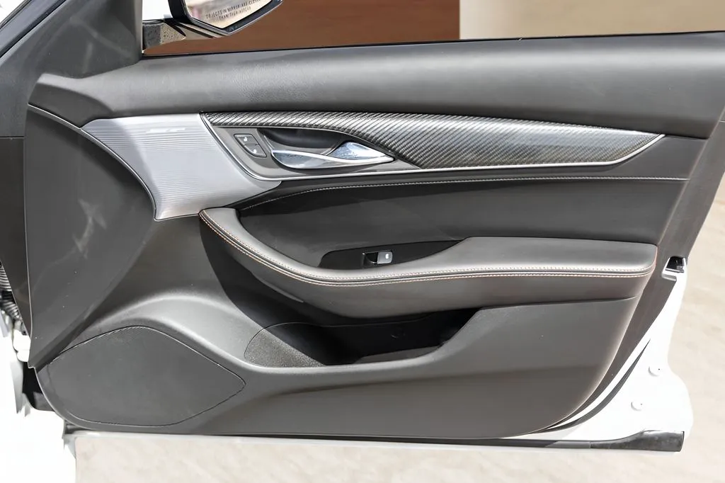 Cadillac CT5 photo 29