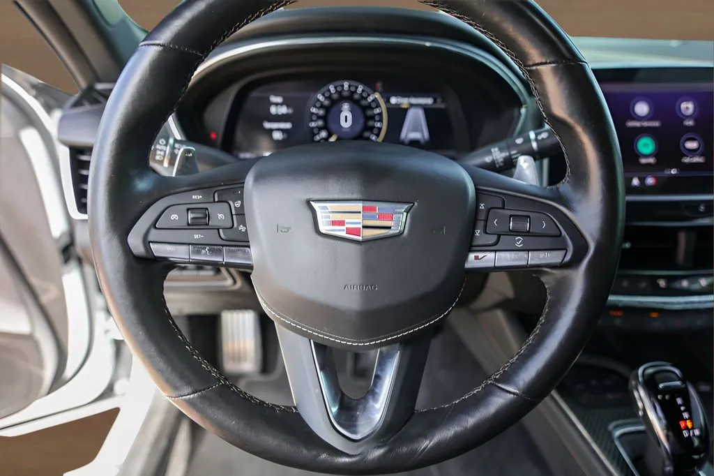 Cadillac CT5 photo 12