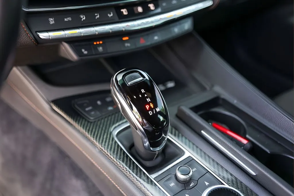 Cadillac CT5 photo 19