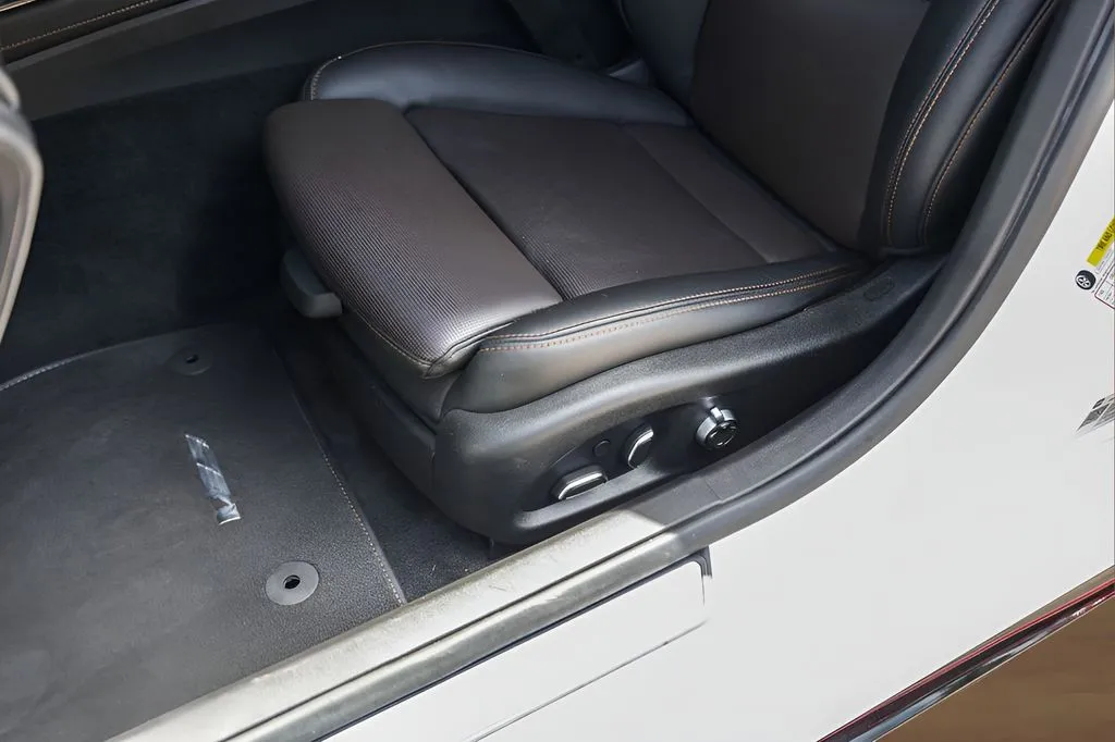 Cadillac CT5 photo 8