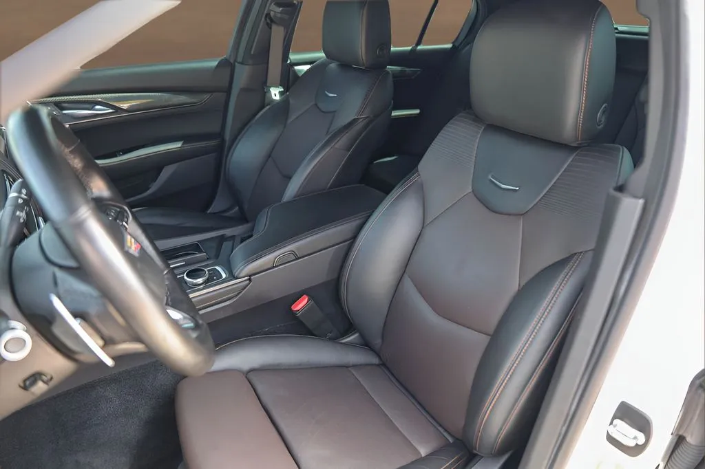 Cadillac CT5 photo 7
