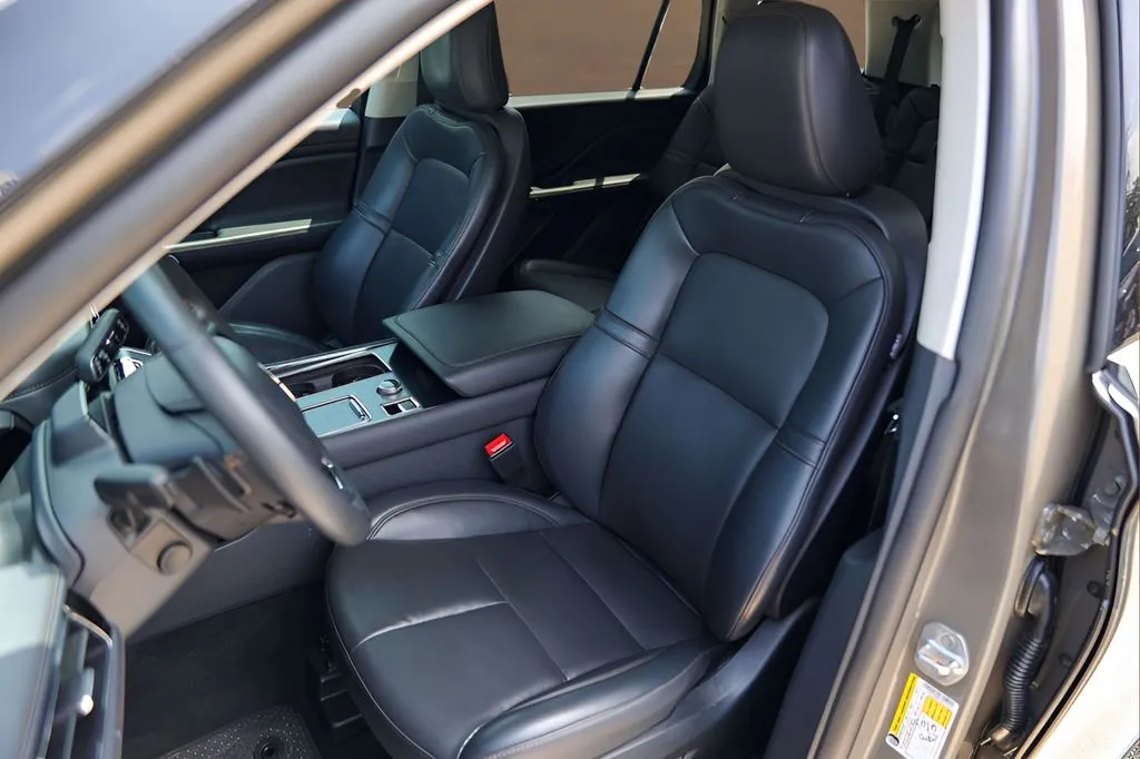 Lincoln Aviator photo 7