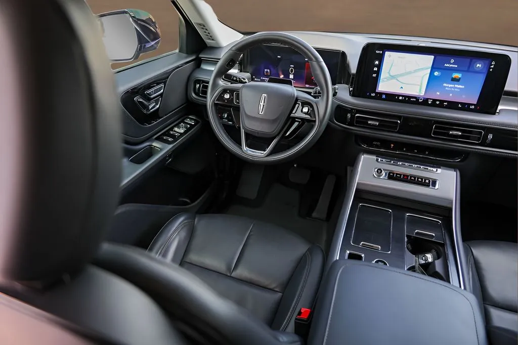 Lincoln Aviator photo 26