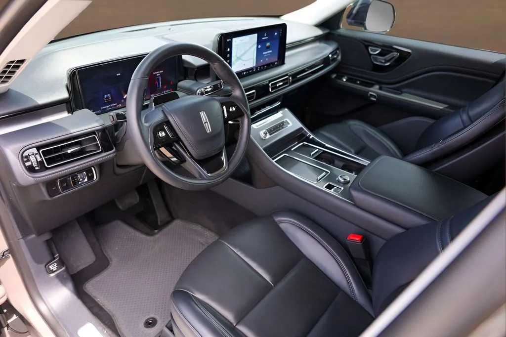 Lincoln Aviator photo 9