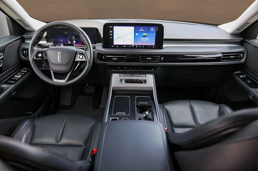 Lincoln Aviator photo 25