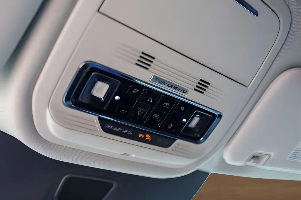 Lincoln Aviator photo 19