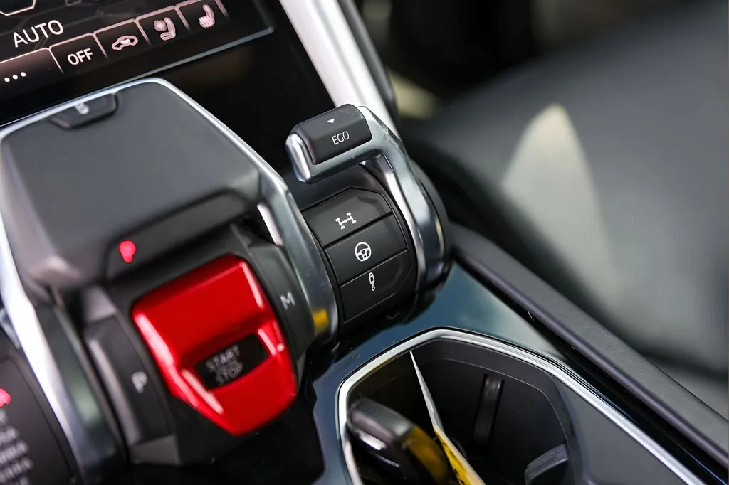 Lamborghini URUS photo 21