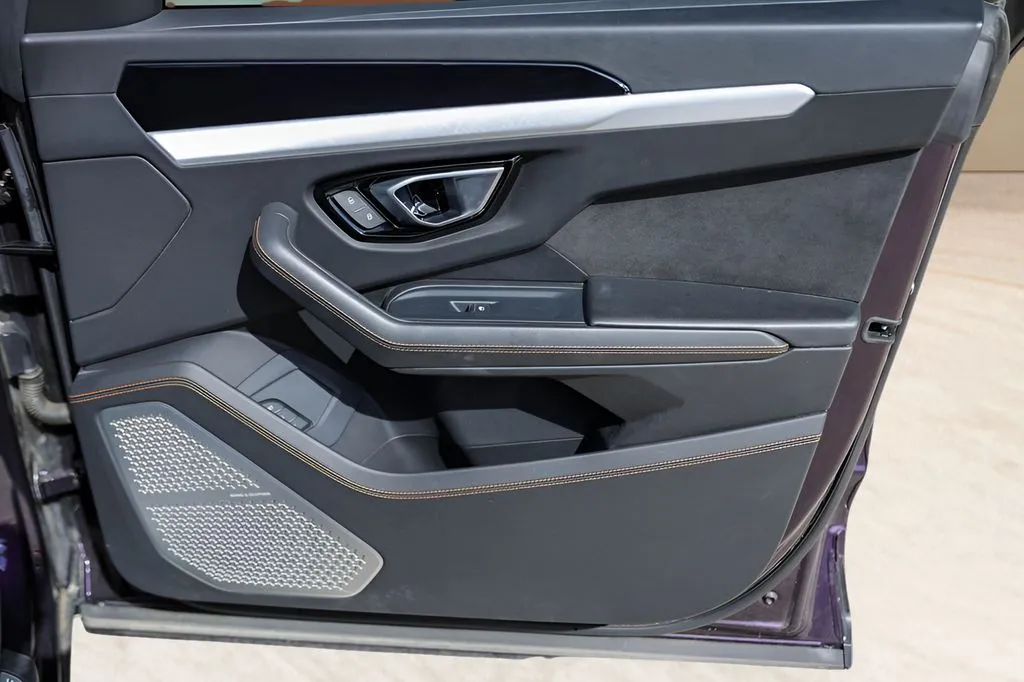 Lamborghini URUS photo 32