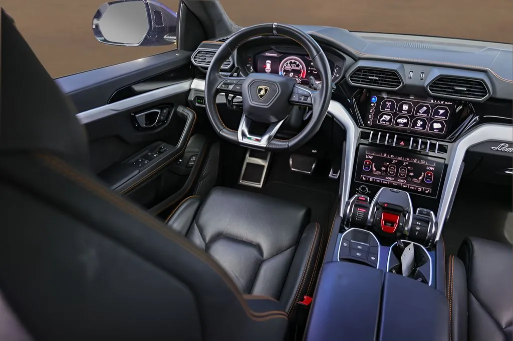 Lamborghini URUS photo 30