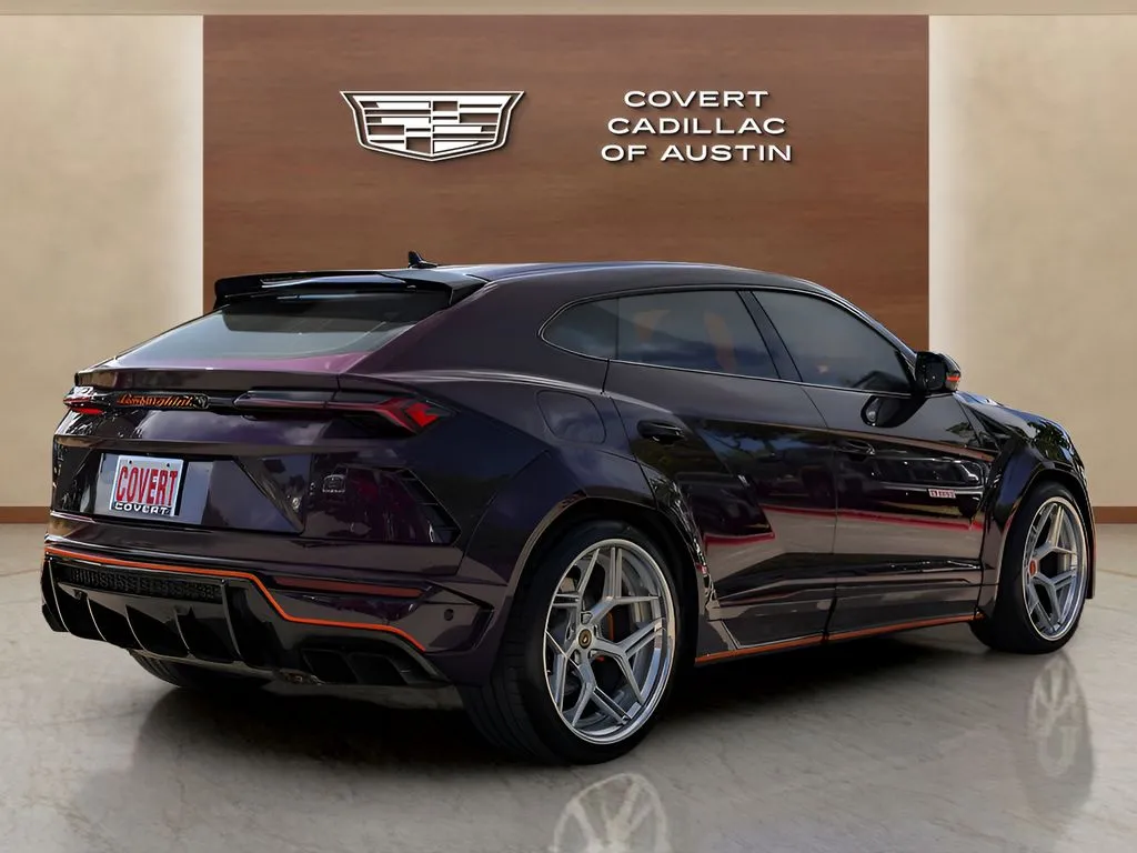 Lamborghini URUS photo 4