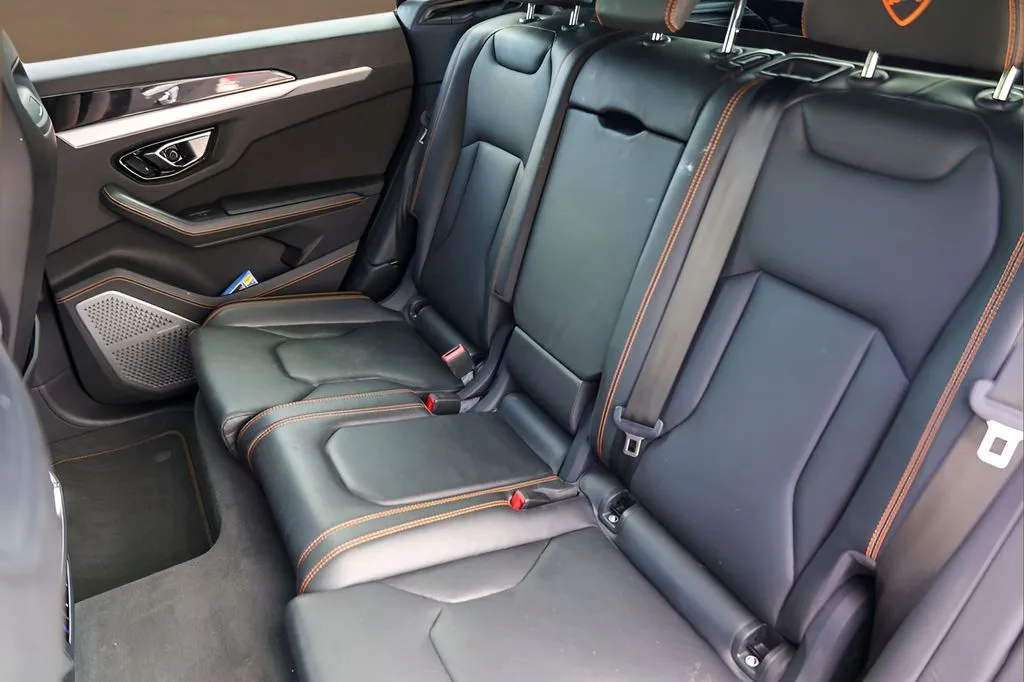 Lamborghini URUS photo 28