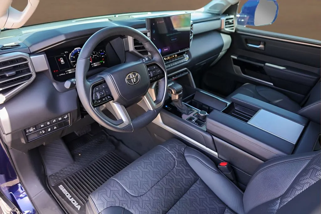 Toyota Sequoia photo 10